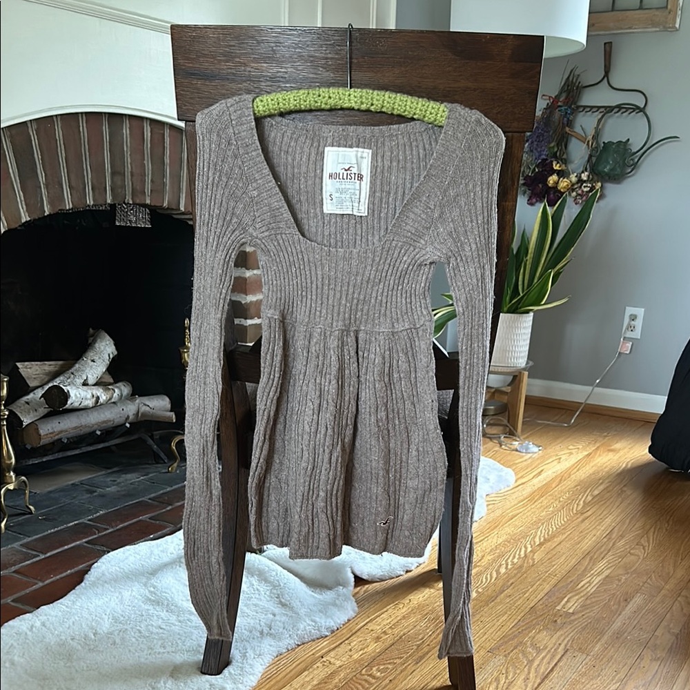 Hollister Women's Brown Sweater